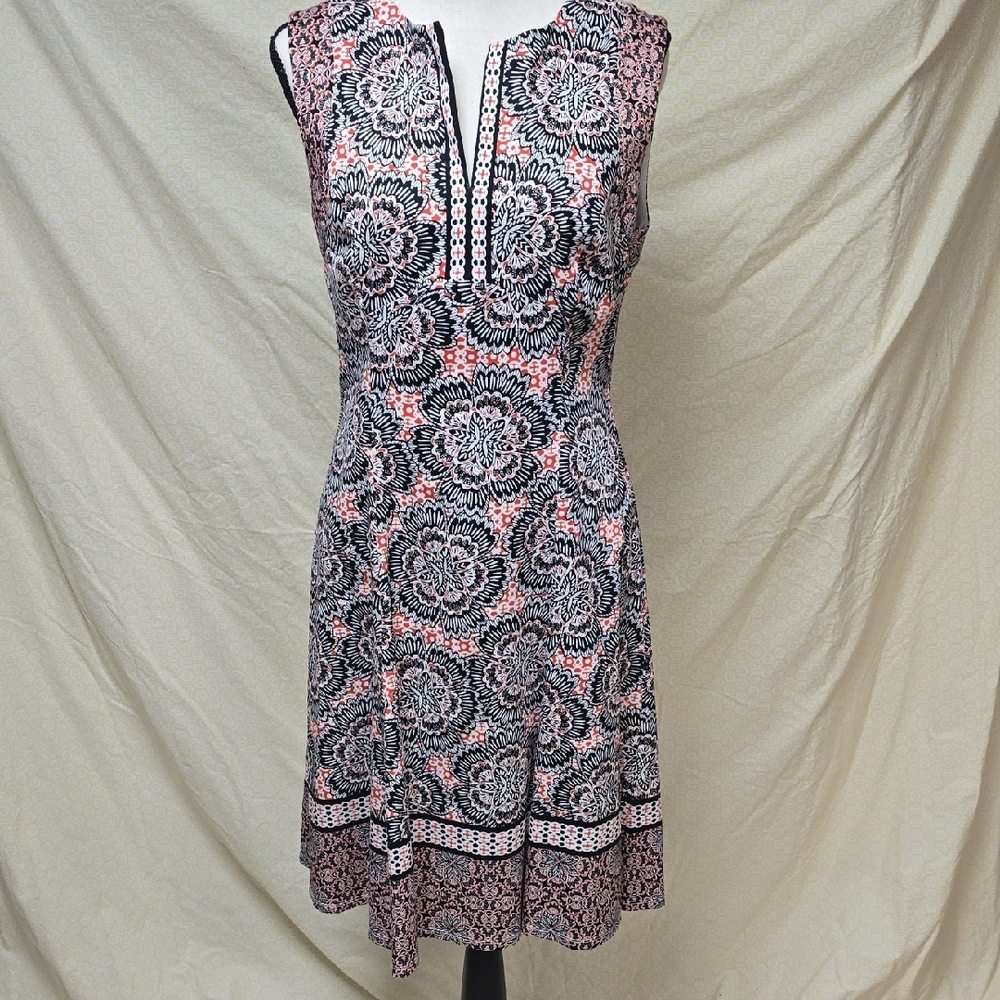 Elegant Floral Patterned Dress